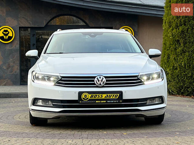 Белый Фольксваген Пассат, объемом двигателя 1.97 л и пробегом 205 тыс. км за 17500 $, фото 1 на Automoto.ua