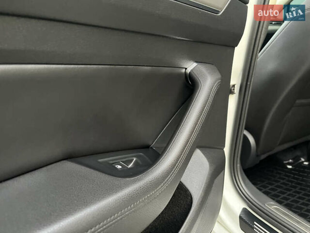 Белый Фольксваген Пассат, объемом двигателя 1.97 л и пробегом 267 тыс. км за 17890 $, фото 62 на Automoto.ua