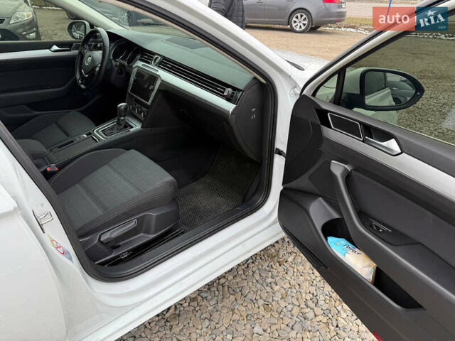 Белый Фольксваген Пассат, объемом двигателя 1.97 л и пробегом 188 тыс. км за 17550 $, фото 21 на Automoto.ua