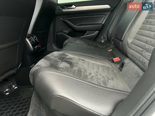 Белый Фольксваген Пассат, объемом двигателя 1.97 л и пробегом 267 тыс. км за 17890 $, фото 61 на Automoto.ua