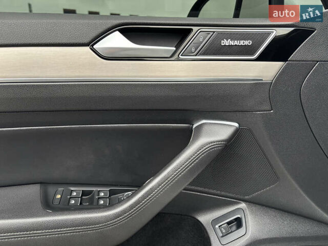 Белый Фольксваген Пассат, объемом двигателя 1.97 л и пробегом 268 тыс. км за 17890 $, фото 45 на Automoto.ua