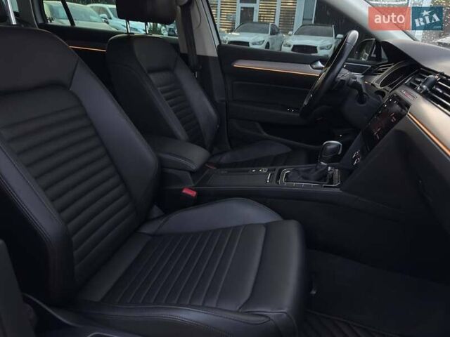 Белый Фольксваген Пассат, объемом двигателя 1.97 л и пробегом 180 тыс. км за 21000 $, фото 30 на Automoto.ua