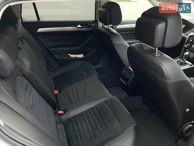 Білий Фольксваген Пассат, об'ємом двигуна 2 л та пробігом 181 тис. км за 18950 $, фото 23 на Automoto.ua