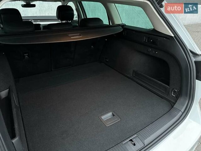 Білий Фольксваген Пассат, об'ємом двигуна 1.97 л та пробігом 239 тис. км за 19500 $, фото 93 на Automoto.ua