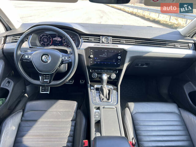 Белый Фольксваген Пассат, объемом двигателя 2 л и пробегом 205 тыс. км за 22200 $, фото 23 на Automoto.ua