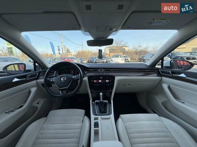 Белый Фольксваген Пассат, объемом двигателя 1.97 л и пробегом 235 тыс. км за 17500 $, фото 18 на Automoto.ua