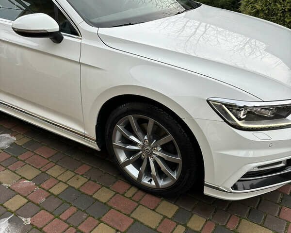 Белый Фольксваген Пассат, объемом двигателя 2 л и пробегом 212 тыс. км за 19500 $, фото 12 на Automoto.ua