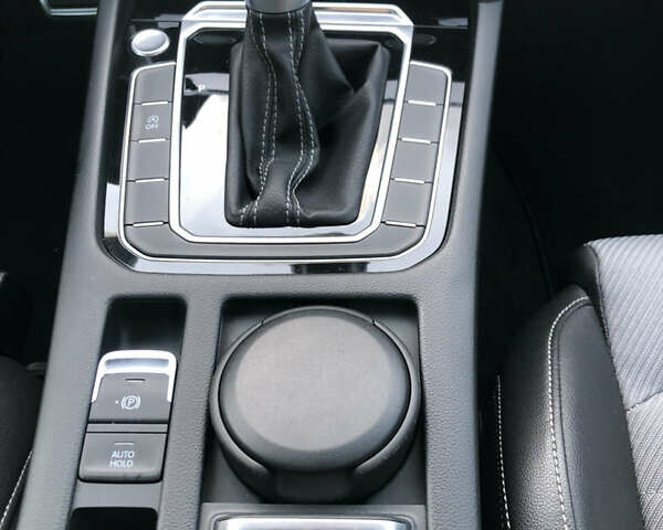 Белый Фольксваген Пассат, объемом двигателя 2 л и пробегом 212 тыс. км за 19500 $, фото 31 на Automoto.ua