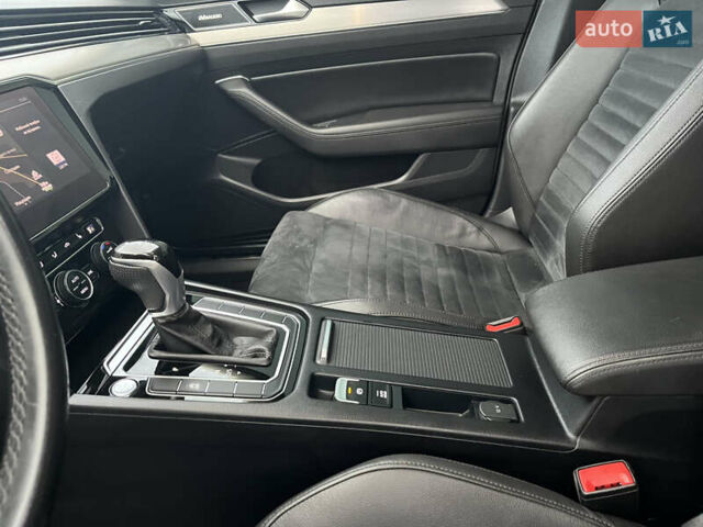 Белый Фольксваген Пассат, объемом двигателя 1.97 л и пробегом 267 тыс. км за 17890 $, фото 56 на Automoto.ua