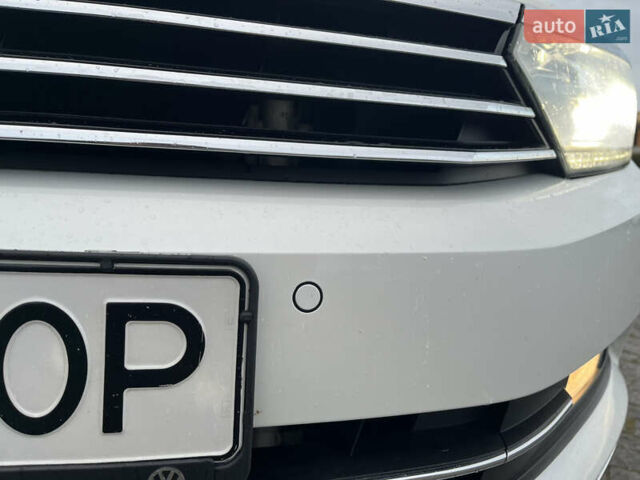Белый Фольксваген Пассат, объемом двигателя 1.97 л и пробегом 267 тыс. км за 17890 $, фото 44 на Automoto.ua