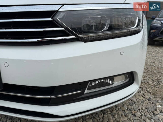 Белый Фольксваген Пассат, объемом двигателя 1.97 л и пробегом 188 тыс. км за 17550 $, фото 33 на Automoto.ua