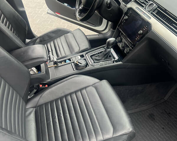 Білий Фольксваген Пассат, об'ємом двигуна 1.97 л та пробігом 260 тис. км за 20000 $, фото 5 на Automoto.ua