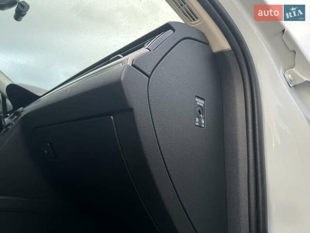 Белый Фольксваген Пассат, объемом двигателя 1.97 л и пробегом 267 тыс. км за 17890 $, фото 79 на Automoto.ua