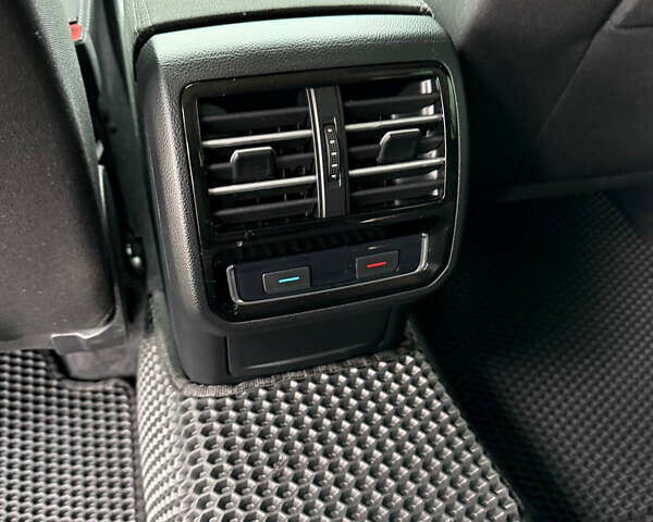 Белый Фольксваген Пассат, объемом двигателя 1.97 л и пробегом 188 тыс. км за 17550 $, фото 26 на Automoto.ua