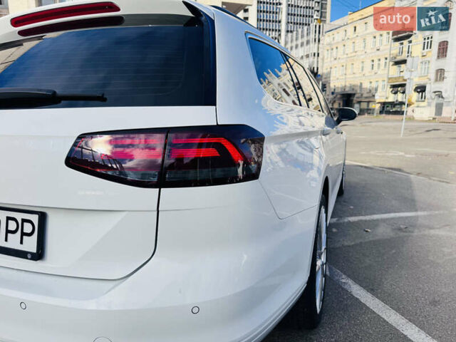 Белый Фольксваген Пассат, объемом двигателя 1.97 л и пробегом 275 тыс. км за 16499 $, фото 26 на Automoto.ua