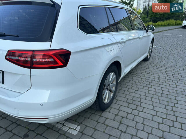 Белый Фольксваген Пассат, объемом двигателя 1.98 л и пробегом 220 тыс. км за 16800 $, фото 5 на Automoto.ua
