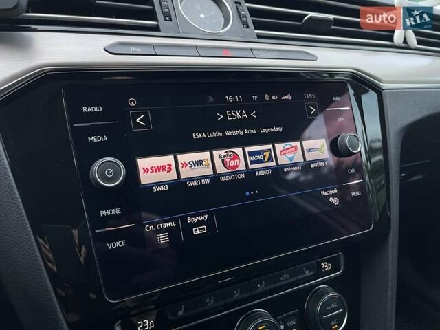 Білий Фольксваген Пассат, об'ємом двигуна 2 л та пробігом 181 тис. км за 18950 $, фото 18 на Automoto.ua