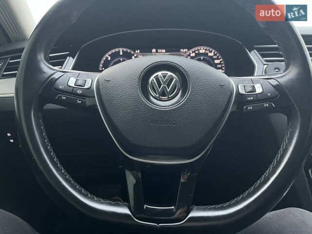 Белый Фольксваген Пассат, объемом двигателя 1.97 л и пробегом 267 тыс. км за 17890 $, фото 86 на Automoto.ua