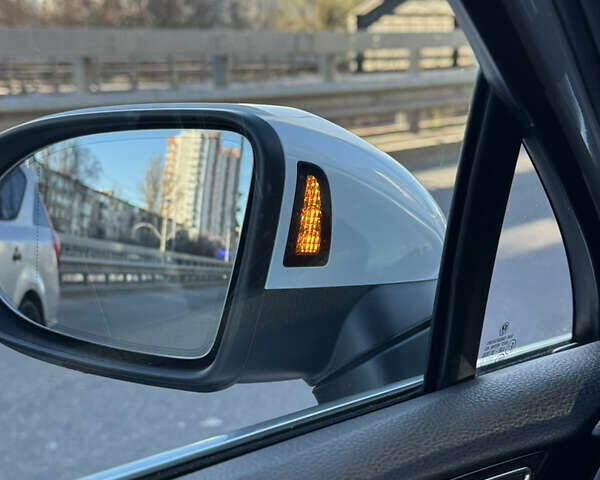 Белый Фольксваген Пассат, объемом двигателя 2 л и пробегом 223 тыс. км за 21500 $, фото 30 на Automoto.ua