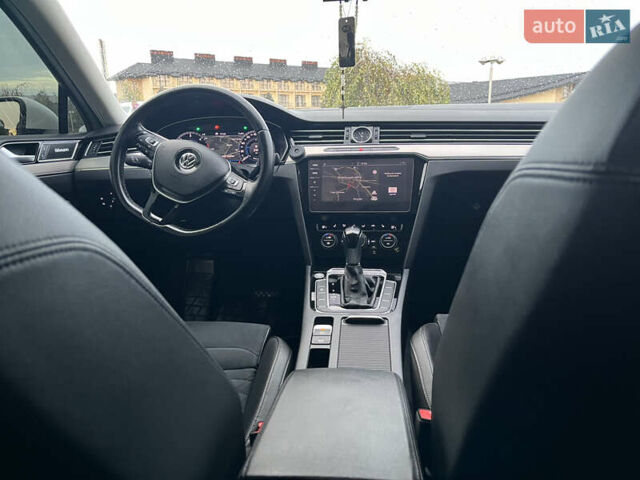 Белый Фольксваген Пассат, объемом двигателя 1.97 л и пробегом 267 тыс. км за 17890 $, фото 78 на Automoto.ua