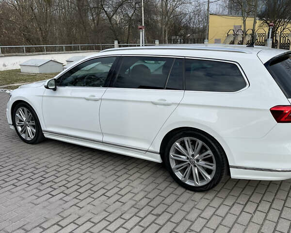 Белый Фольксваген Пассат, объемом двигателя 2 л и пробегом 212 тыс. км за 19500 $, фото 10 на Automoto.ua