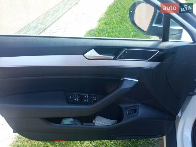 Белый Фольксваген Пассат, объемом двигателя 1.97 л и пробегом 170 тыс. км за 23000 $, фото 8 на Automoto.ua