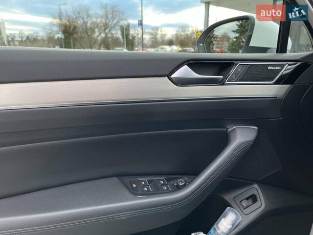 Білий Фольксваген Пассат, об'ємом двигуна 2 л та пробігом 181 тис. км за 18950 $, фото 27 на Automoto.ua