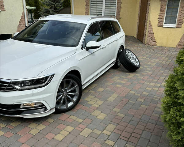 Белый Фольксваген Пассат, объемом двигателя 2 л и пробегом 212 тыс. км за 19500 $, фото 57 на Automoto.ua