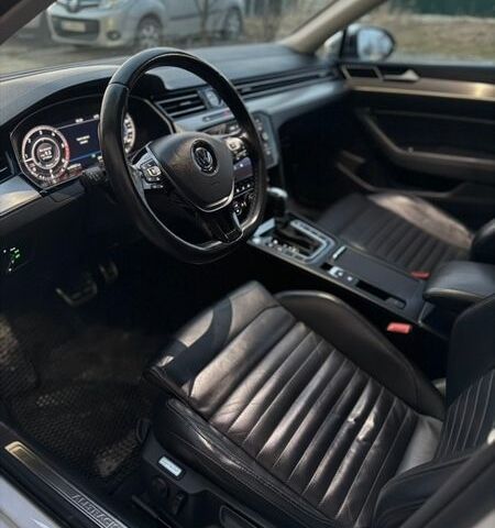 Белый Фольксваген Пассат, объемом двигателя 1.97 л и пробегом 232 тыс. км за 23000 $, фото 20 на Automoto.ua