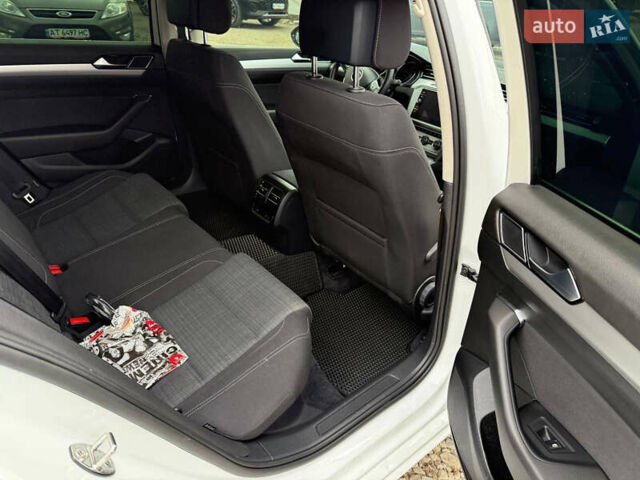 Белый Фольксваген Пассат, объемом двигателя 1.97 л и пробегом 188 тыс. км за 17550 $, фото 27 на Automoto.ua