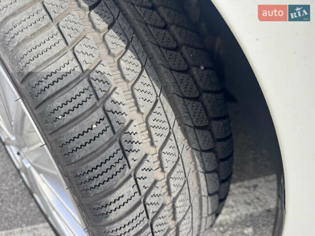 Белый Фольксваген Пассат, объемом двигателя 1.97 л и пробегом 275 тыс. км за 16499 $, фото 45 на Automoto.ua