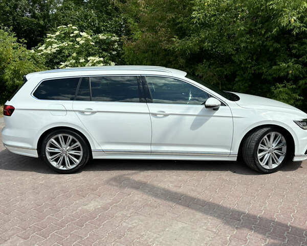 Белый Фольксваген Пассат, объемом двигателя 2 л и пробегом 212 тыс. км за 19500 $, фото 49 на Automoto.ua