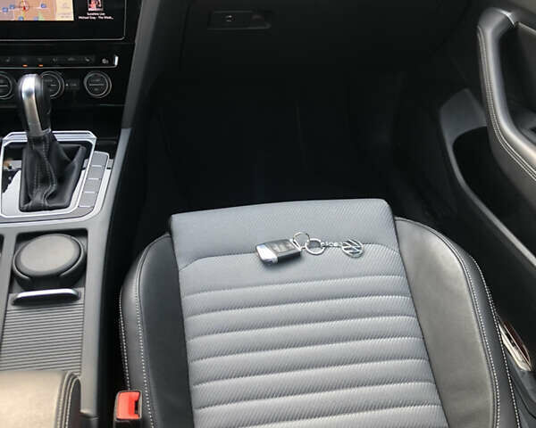 Белый Фольксваген Пассат, объемом двигателя 2 л и пробегом 212 тыс. км за 19500 $, фото 36 на Automoto.ua