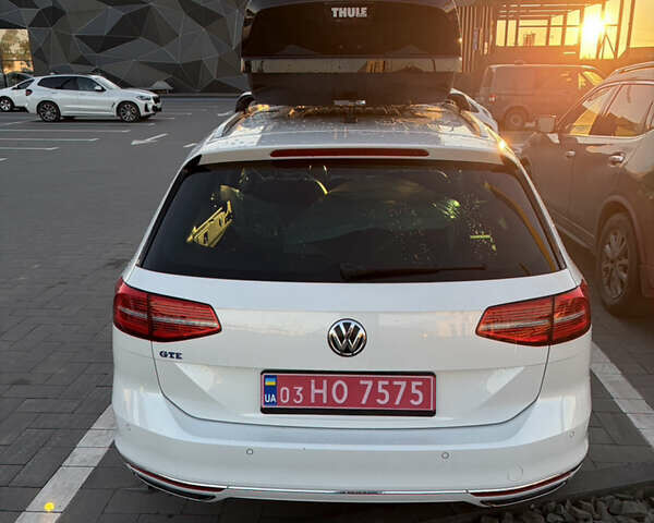 Белый Фольксваген Пассат, объемом двигателя 1.4 л и пробегом 200 тыс. км за 19000 $, фото 4 на Automoto.ua