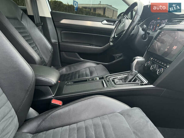 Белый Фольксваген Пассат, объемом двигателя 1.97 л и пробегом 267 тыс. км за 17890 $, фото 72 на Automoto.ua