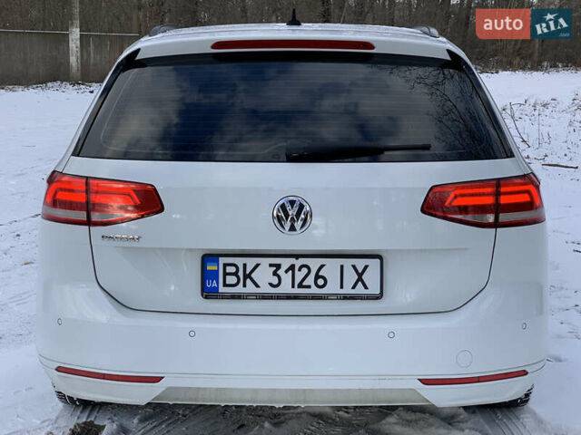 Білий Фольксваген Пассат, об'ємом двигуна 1.97 л та пробігом 229 тис. км за 12500 $, фото 4 на Automoto.ua
