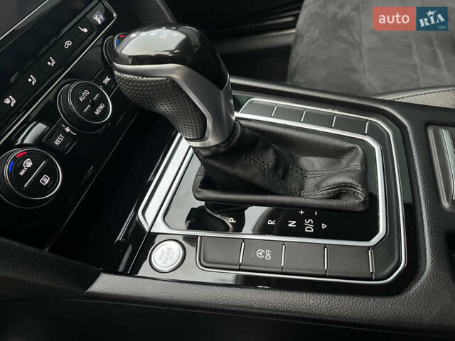 Белый Фольксваген Пассат, объемом двигателя 1.97 л и пробегом 267 тыс. км за 17890 $, фото 60 на Automoto.ua