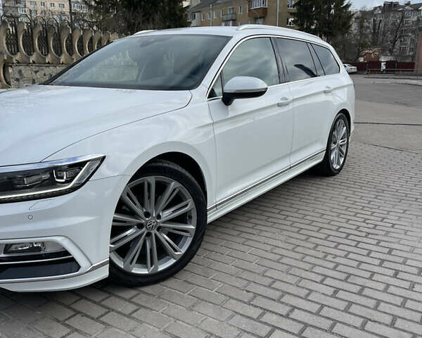Белый Фольксваген Пассат, объемом двигателя 2 л и пробегом 212 тыс. км за 19500 $, фото 11 на Automoto.ua