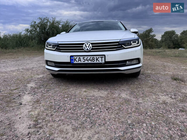 Белый Фольксваген Пассат, объемом двигателя 1.97 л и пробегом 250 тыс. км за 19800 $, фото 2 на Automoto.ua
