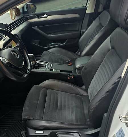 Белый Фольксваген Пассат, объемом двигателя 1.97 л и пробегом 223 тыс. км за 18290 $, фото 11 на Automoto.ua