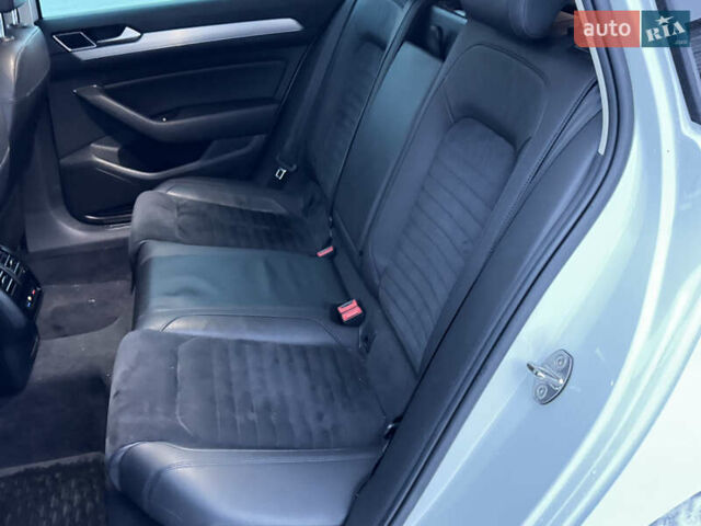 Білий Фольксваген Пассат, об'ємом двигуна 1.8 л та пробігом 171 тис. км за 16500 $, фото 14 на Automoto.ua