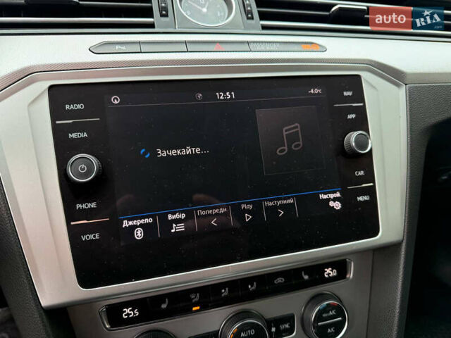 Белый Фольксваген Пассат, объемом двигателя 1.97 л и пробегом 188 тыс. км за 17550 $, фото 36 на Automoto.ua