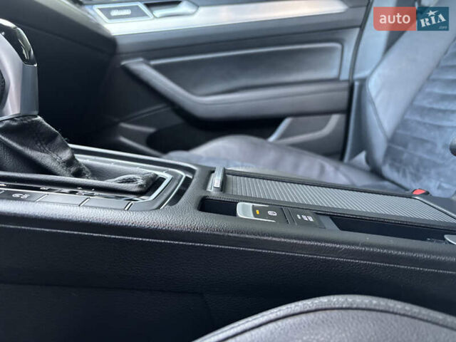 Белый Фольксваген Пассат, объемом двигателя 1.97 л и пробегом 269 тыс. км за 17890 $, фото 74 на Automoto.ua