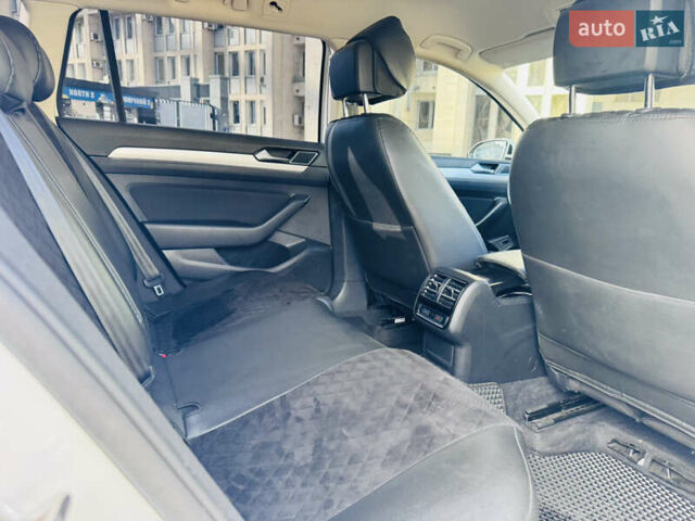 Белый Фольксваген Пассат, объемом двигателя 1.97 л и пробегом 275 тыс. км за 16499 $, фото 39 на Automoto.ua