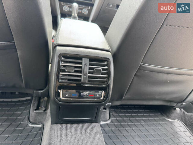 Белый Фольксваген Пассат, объемом двигателя 1.97 л и пробегом 250 тыс. км за 19800 $, фото 26 на Automoto.ua