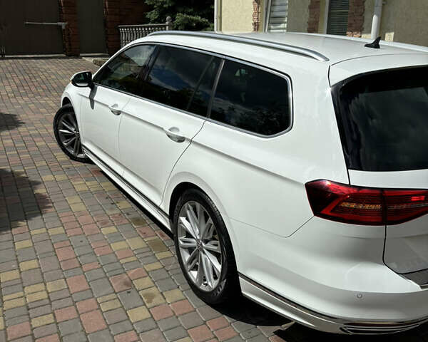 Белый Фольксваген Пассат, объемом двигателя 2 л и пробегом 212 тыс. км за 19500 $, фото 67 на Automoto.ua