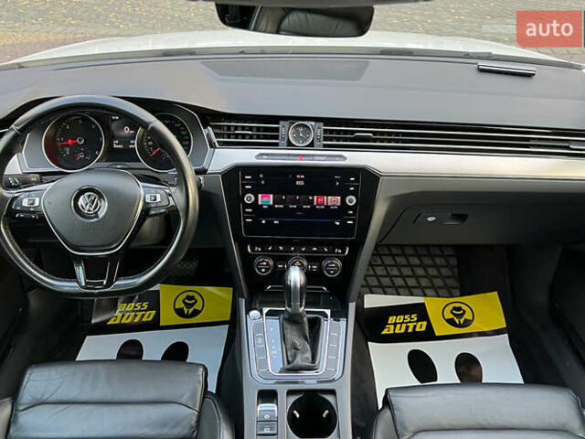 Белый Фольксваген Пассат, объемом двигателя 1.97 л и пробегом 205 тыс. км за 17500 $, фото 13 на Automoto.ua