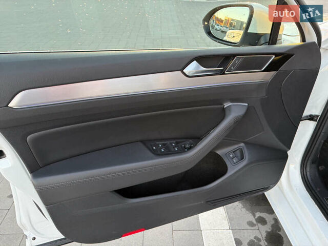 Белый Фольксваген Пассат, объемом двигателя 1.4 л и пробегом 200 тыс. км за 19000 $, фото 9 на Automoto.ua