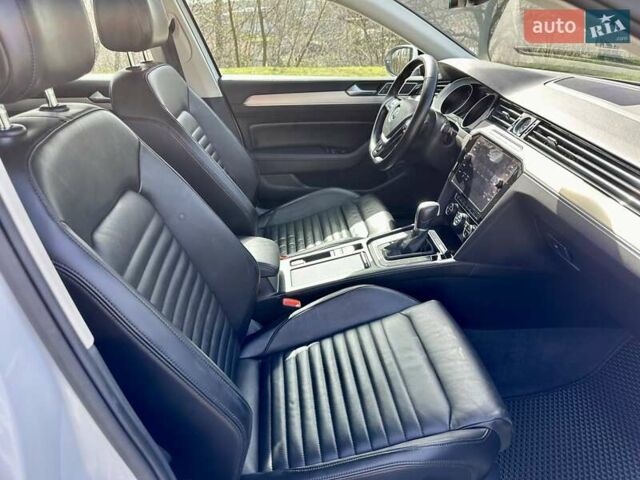 Белый Фольксваген Пассат, объемом двигателя 1.97 л и пробегом 130 тыс. км за 25950 $, фото 24 на Automoto.ua