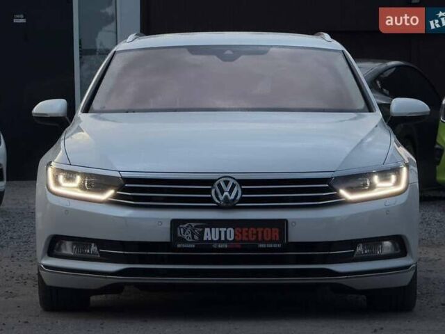 Белый Фольксваген Пассат, объемом двигателя 1.97 л и пробегом 180 тыс. км за 21000 $, фото 3 на Automoto.ua